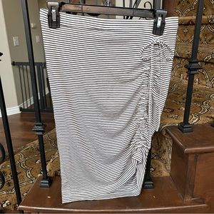 Splendid women’s rouched asymmetrical drawstring striped skirt. Size Small.